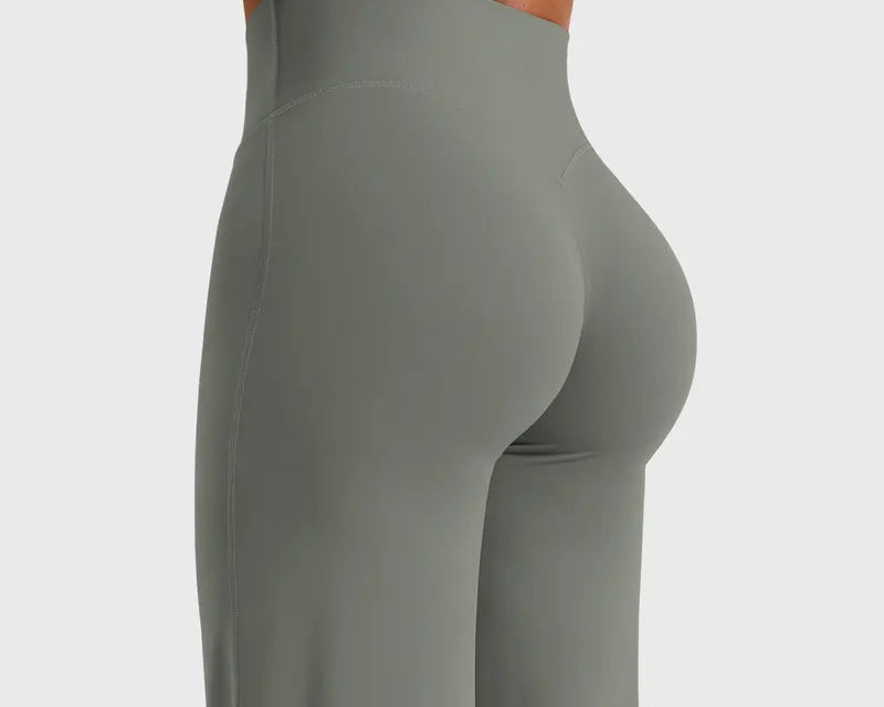 Sculpted Look. Straight-Leg Comfort. Zero Effort.