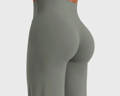 Sculpted Look. Straight-Leg Comfort. Zero Effort.